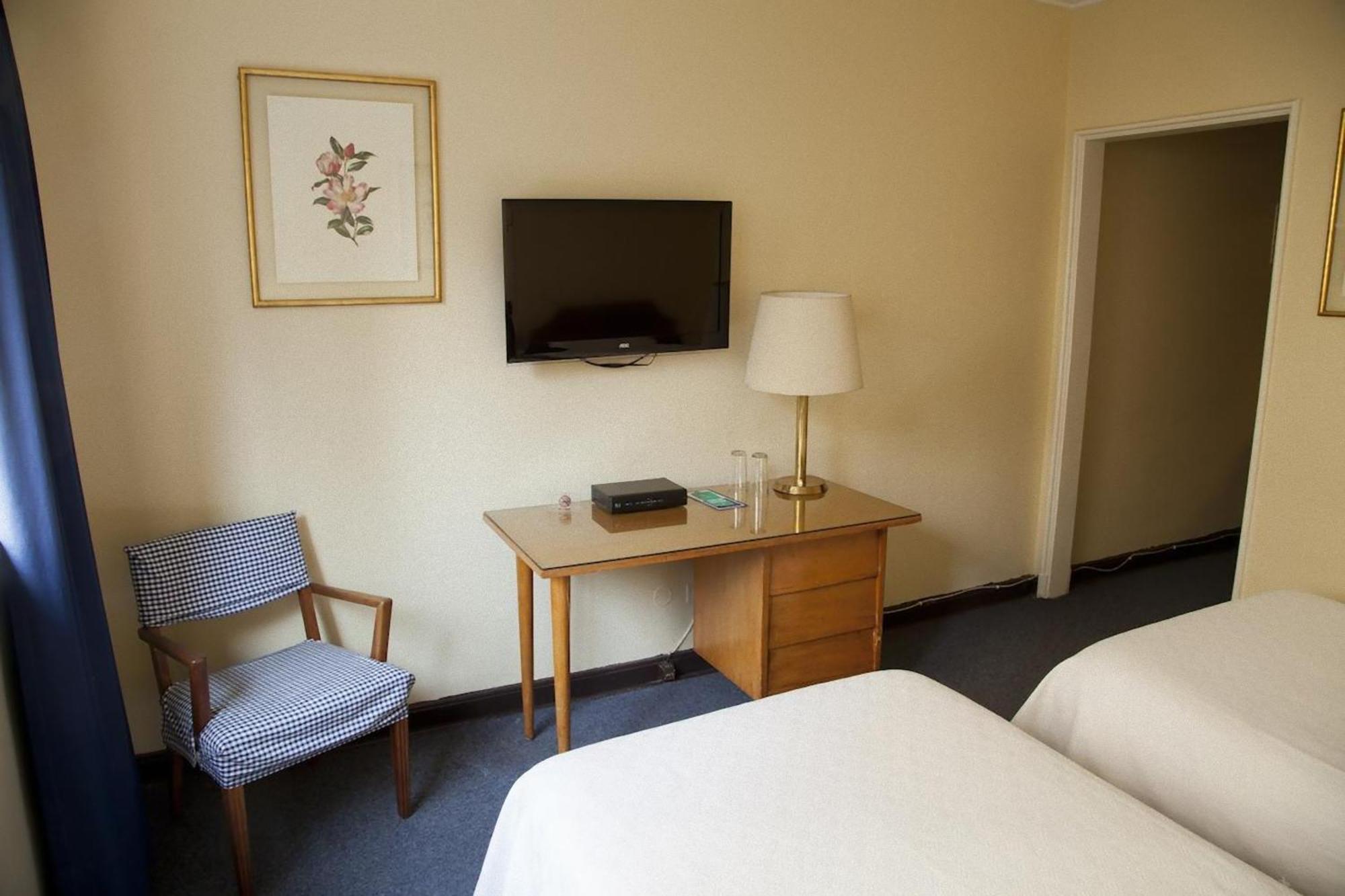 Two-Bedroom Apartment,1283618602:JPEG