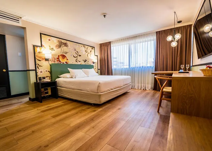 Hotel Director Vitacura