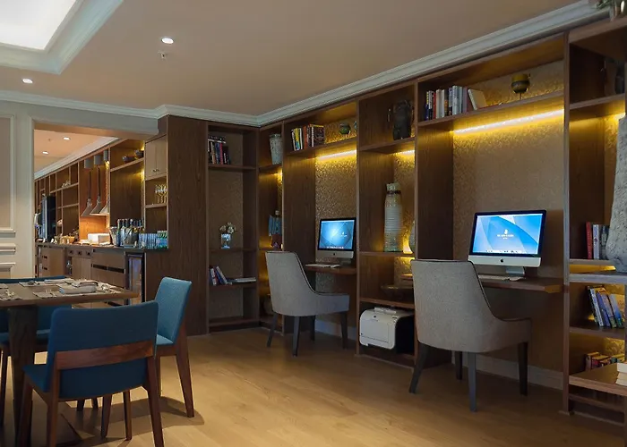 Resort: The Ritz-Carlton, Santiago
